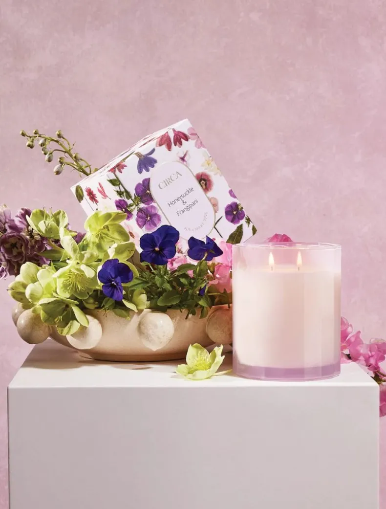 CIRCA Honeysuckle and Frangipani Candle 350G