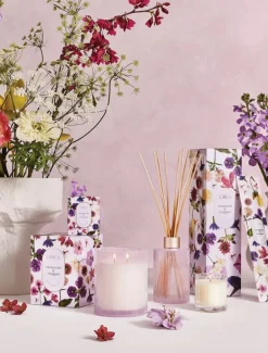 CIRCA Honeysuckle and Frangipani Candle 350G