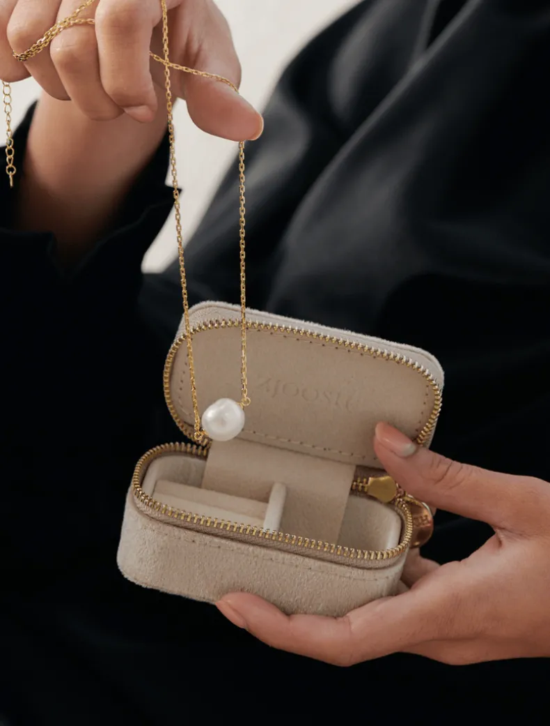 Mini Velvet Jewellery Case Champagne