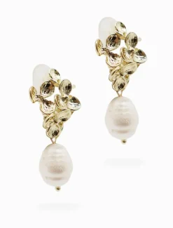 Symposium Daisy Cluster Pearl Drops Clip Ons