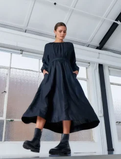 Tabby Long Sleeved Dress Black - FINAL SALE
