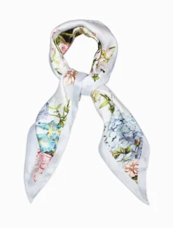 Trapezoid Scarf Floral Light Blue